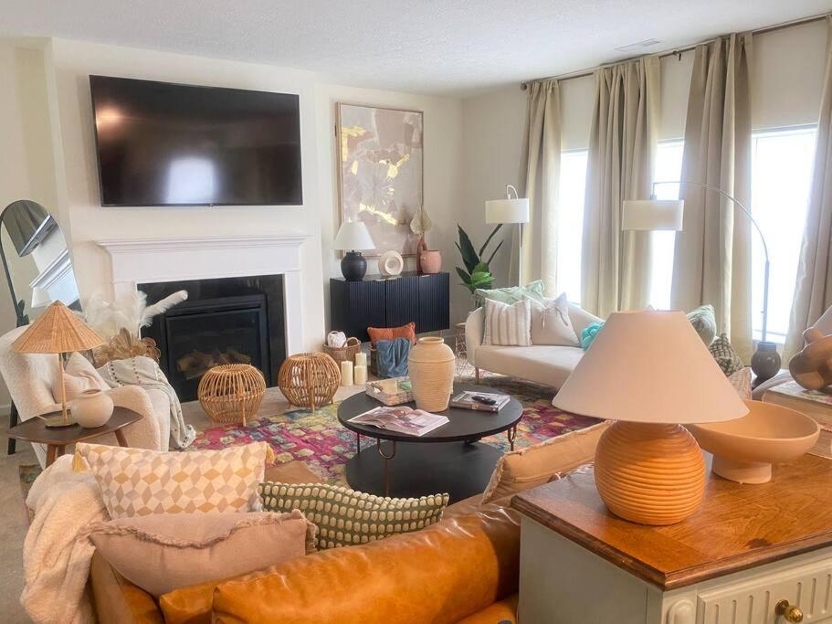 Luxury Beautiful Spacious Retreat Getaway